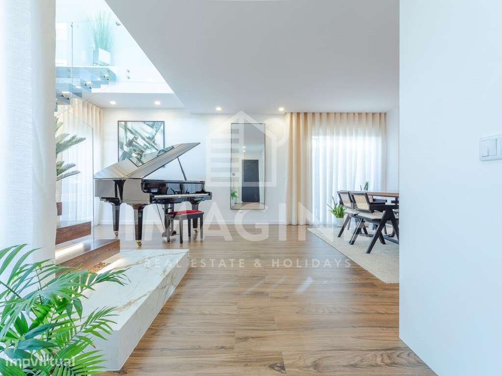 Moradia V2, de Arquitetura Moderna com Piscina e jardim - Urbanizaç... - Grande imagem: 3/60