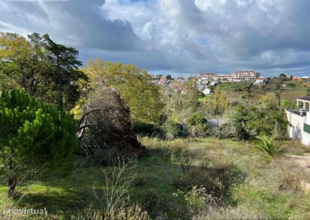 Terreno com 4392m2 a 5 minutos das praias de Sesimbra - Grande imagem: 2/5