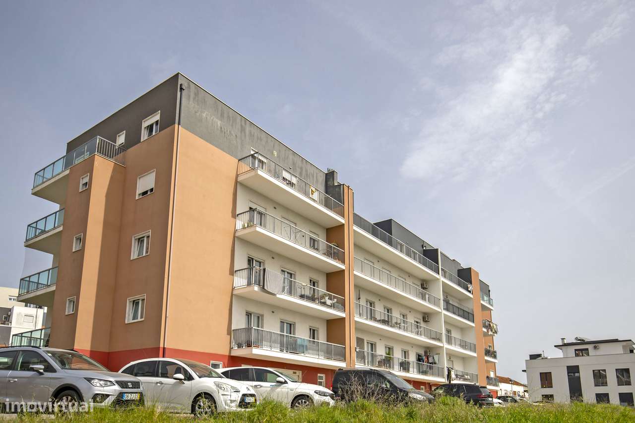 Apartamento T3 varanda estacionamento Corredoura Sesimbra-32