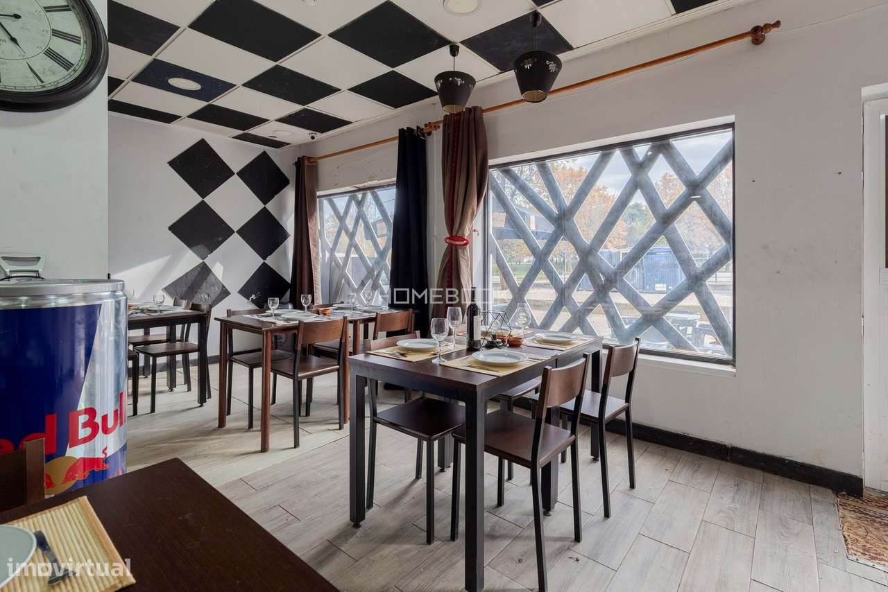 Loja na Avenida Bento de Jesus Caraça-4