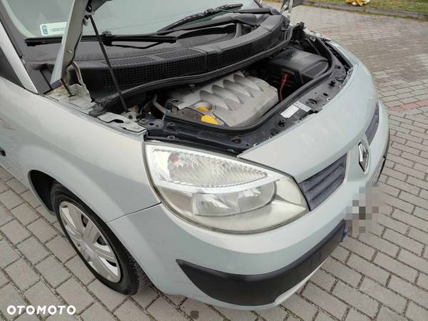 Renault Scenic 1.6 16V Confort Privilege - 19