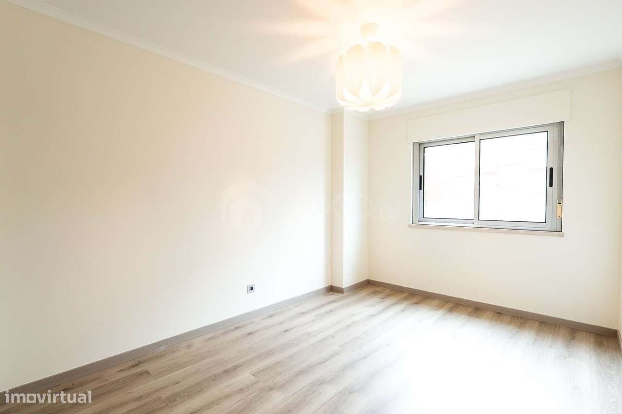 T4 CONVERTIDO EM T3 DE ALTO PADRÃO | 163 M² | 2 GARAGENS + ARRECADAÇÃO-24