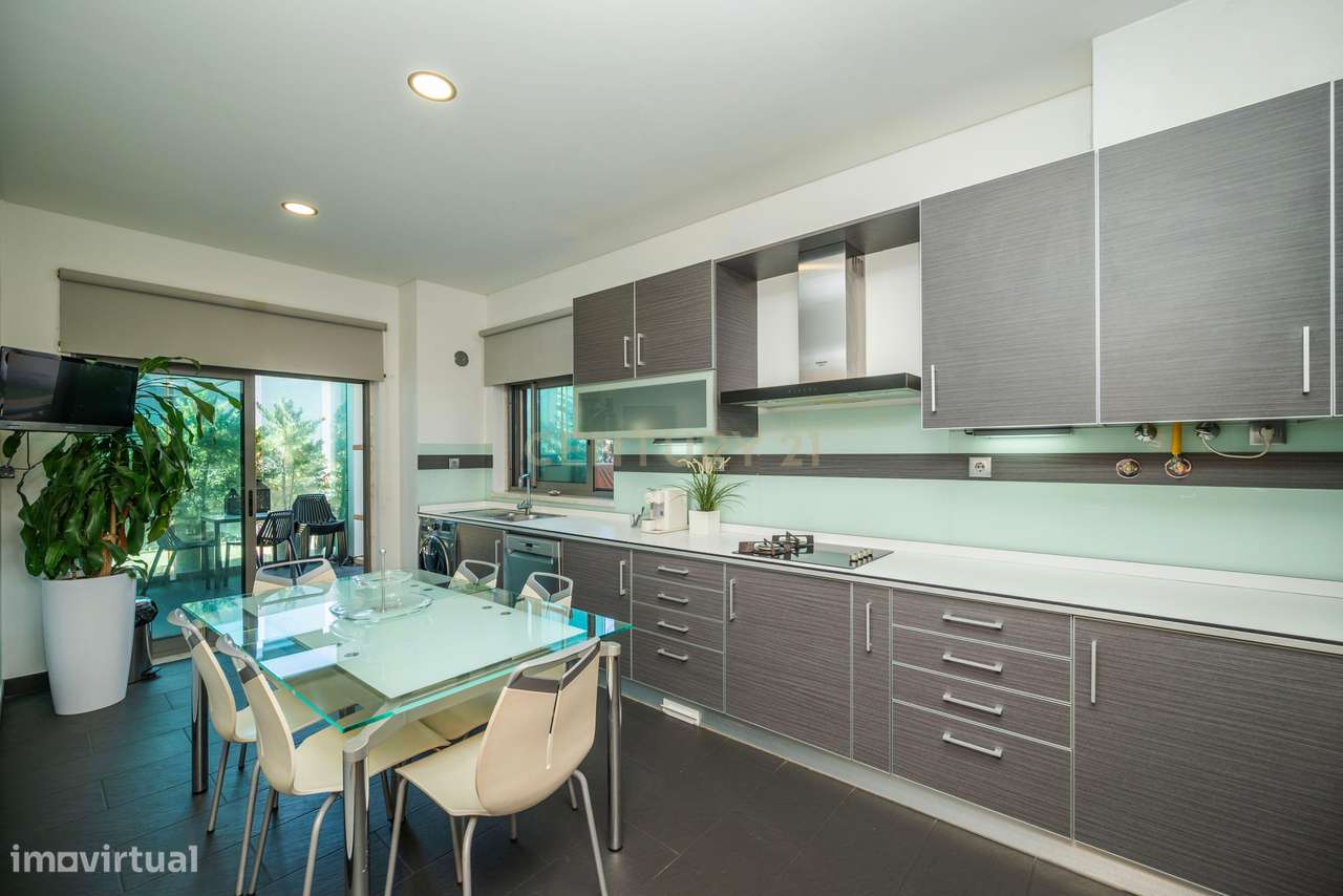 APARTAMENTO T4 DE SONHO NA AMORA | SEIXAL-7