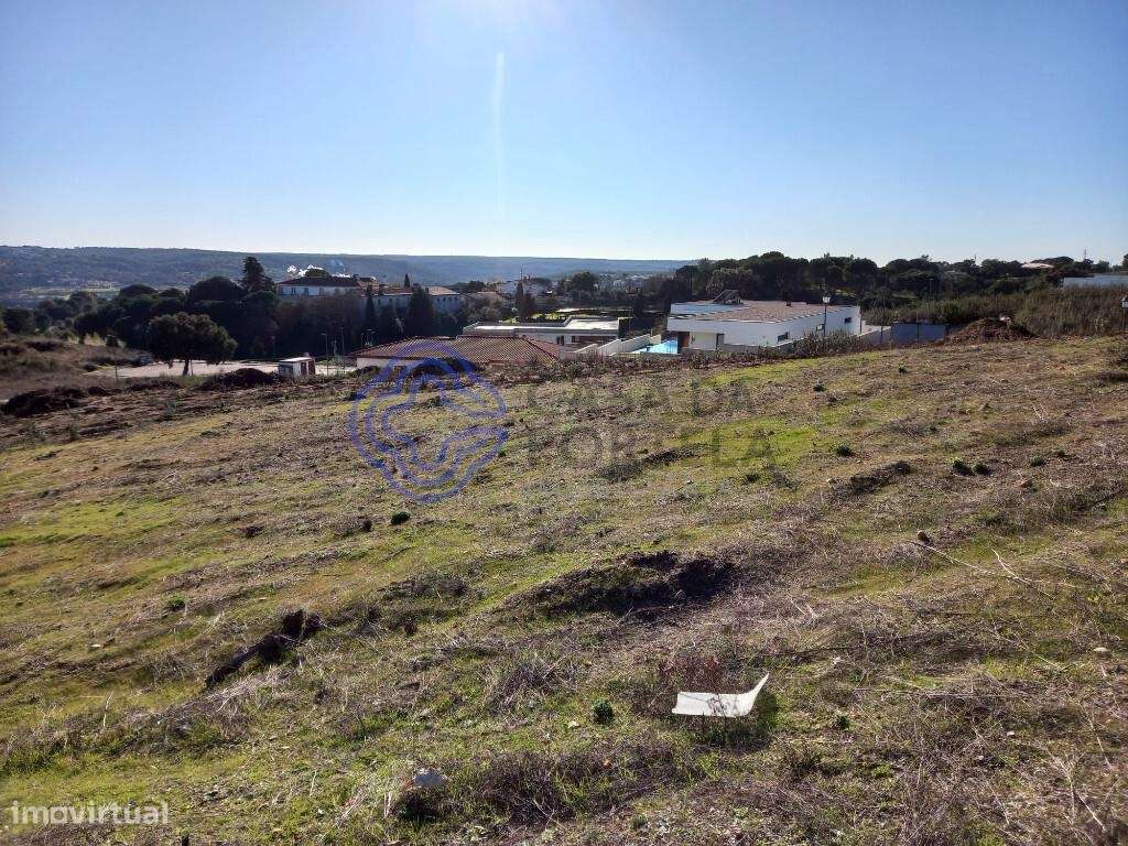 Lote de terreno para construção próximo de Constância no Centro de Por-6