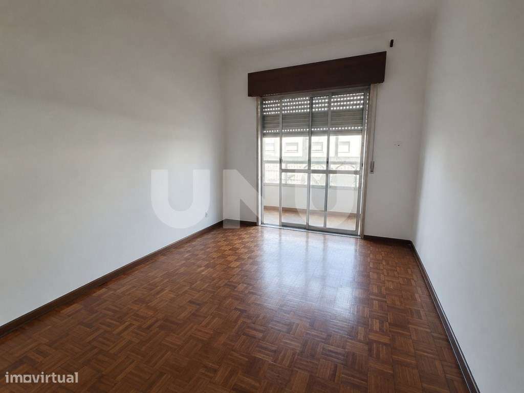 Apartamento T2 com Marquise | 63 m² | Pinhal de Frades-5