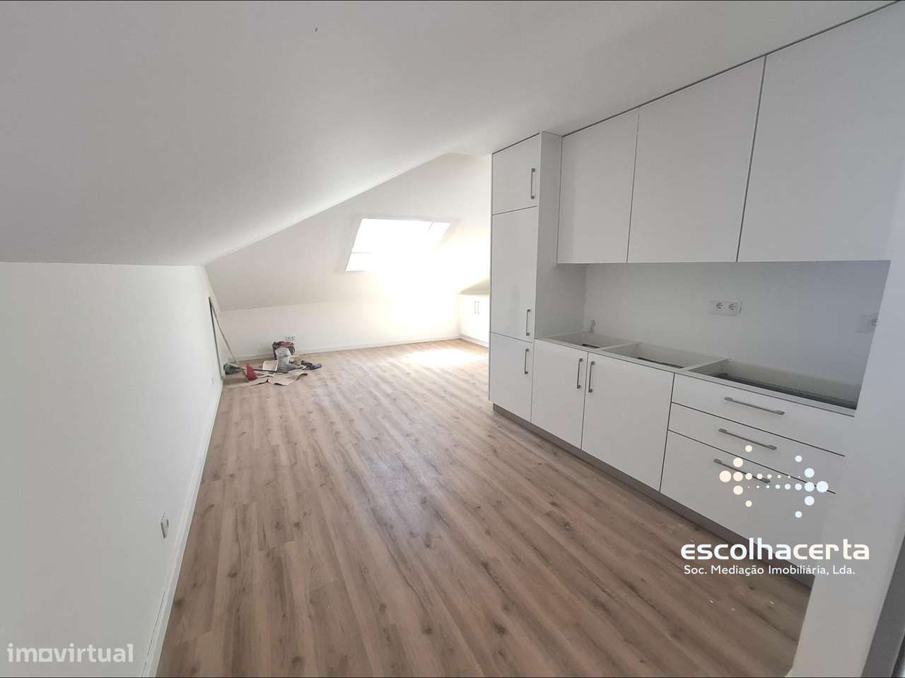Apartamento T2 com Terraço Baixa de Setúbal-16