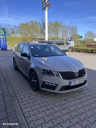 Skoda Octavia Combi 2.0 TDI DSG RS - 30