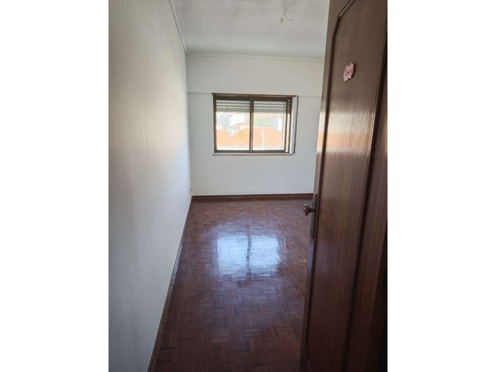 Apartamento no centro da Cova da piedade em predio de prestígio-11