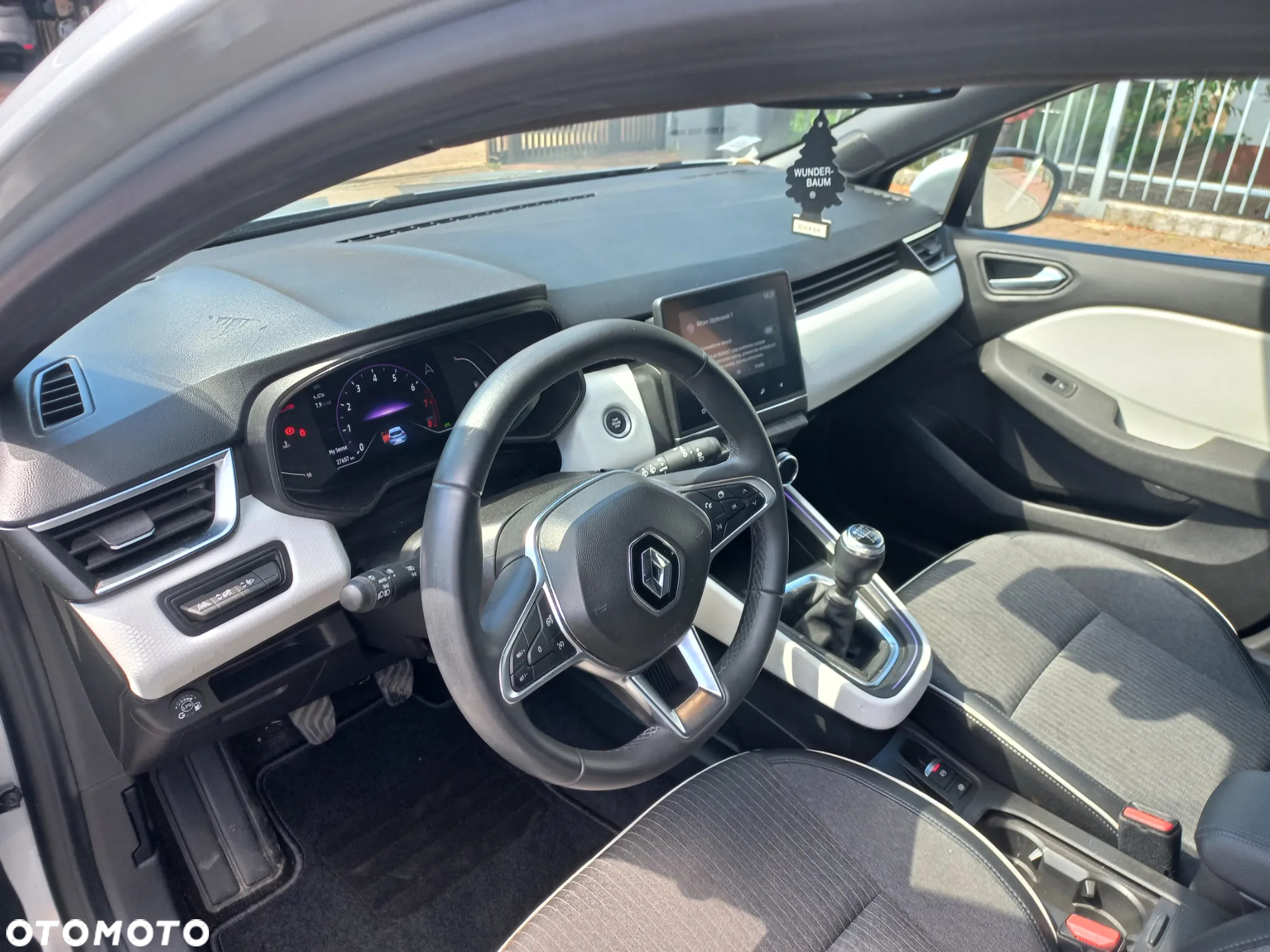 Renault Clio TCe 100 INTENS - 9