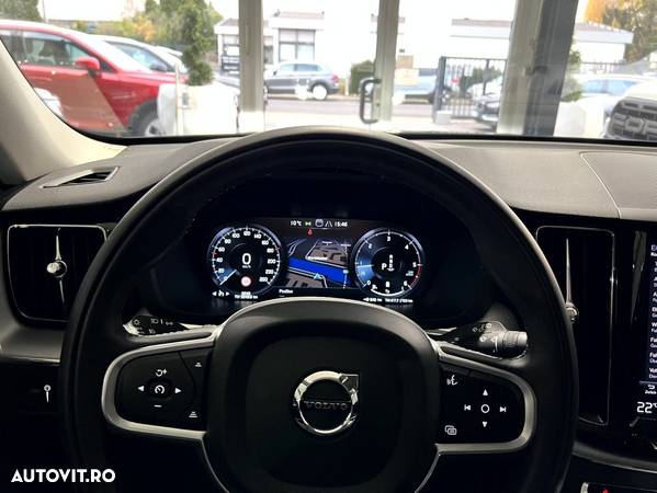 Volvo XC 60 B4 MHEV AT AWD Core - 27