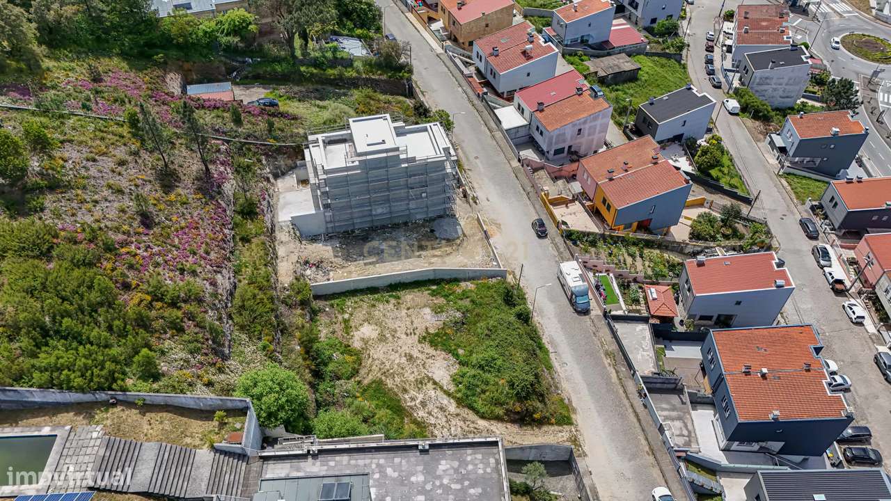 Terreno com Projeto Aprovado para Moradia de 3 Pisos com Vista Panorâm - Grande imagem: 5/22