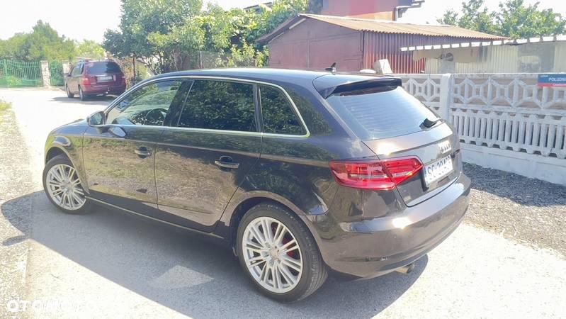 Audi A3 1.6 TDI Sportback Ambiente - 10