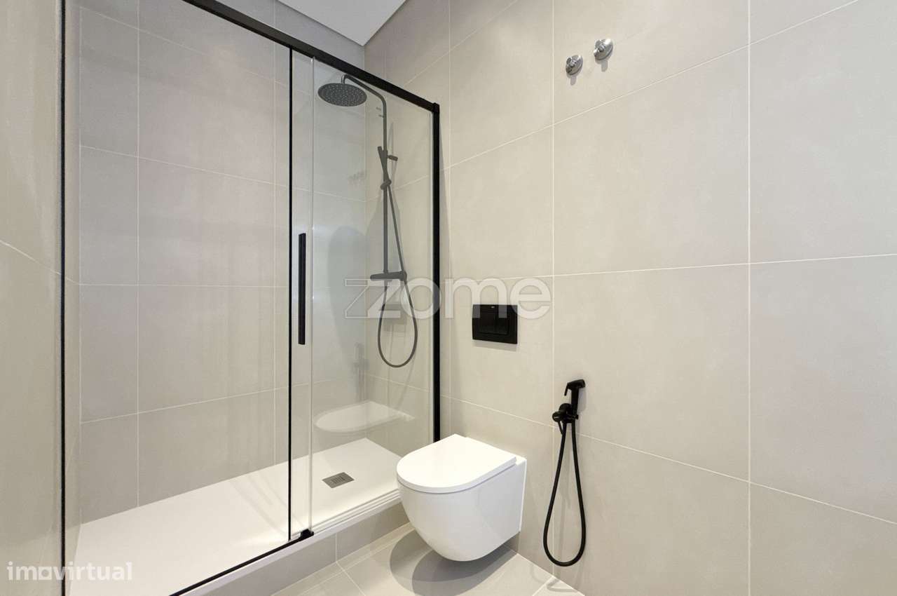 Apartamento T3 remodelado na Avenida Almirante Reis - Lisboa-27