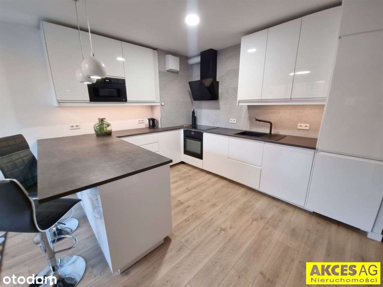 Tobbaco Park, ciche, miejsce garażowe, dwa balkony-1