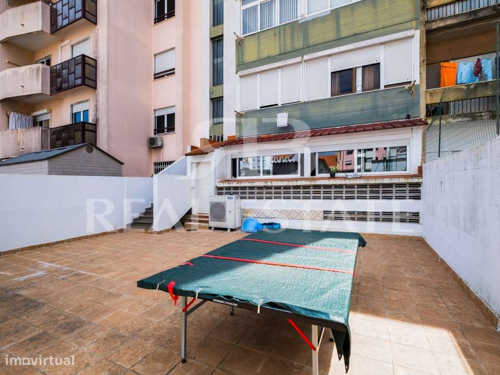 T2, para remodelação total | junto à Praça de Espanha | centro de L...-29