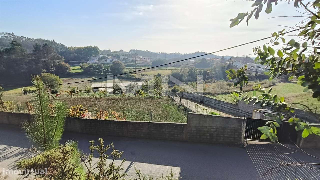 Terreno murado com construção - 2100m2-18