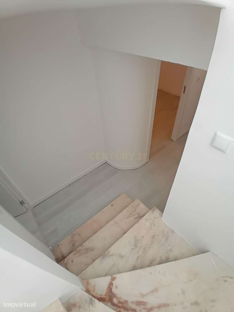 Loja remodelada no Laranjeiro - Grande imagem: 4/11