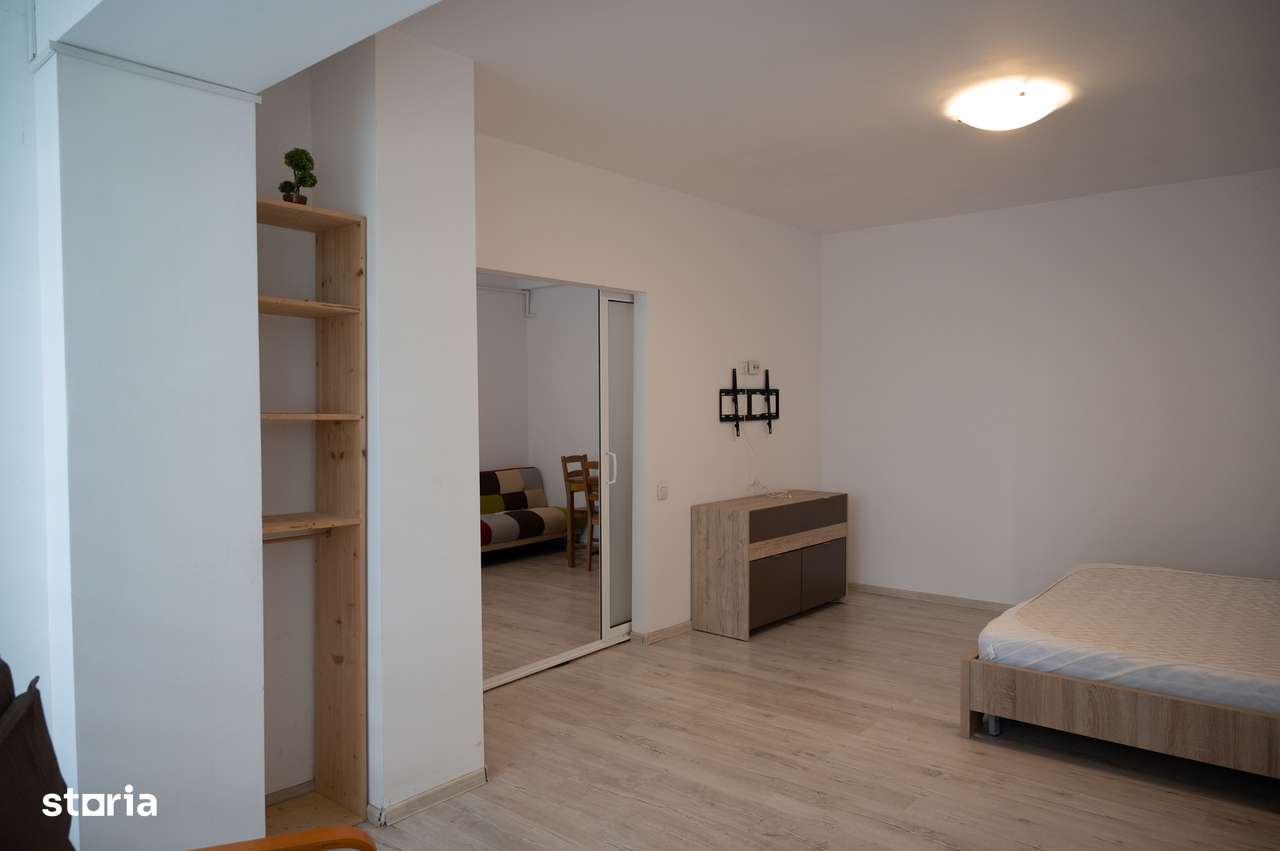 Apartament elegant în zona centrală, cu curte și intrare individuală - Imagine principală: 4/16