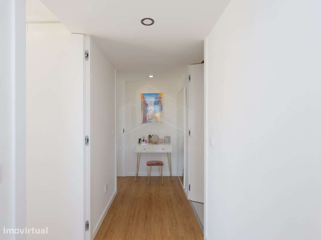 Apartamento T2 com Terraço - Último Piso - Parque da Lavandeira-16