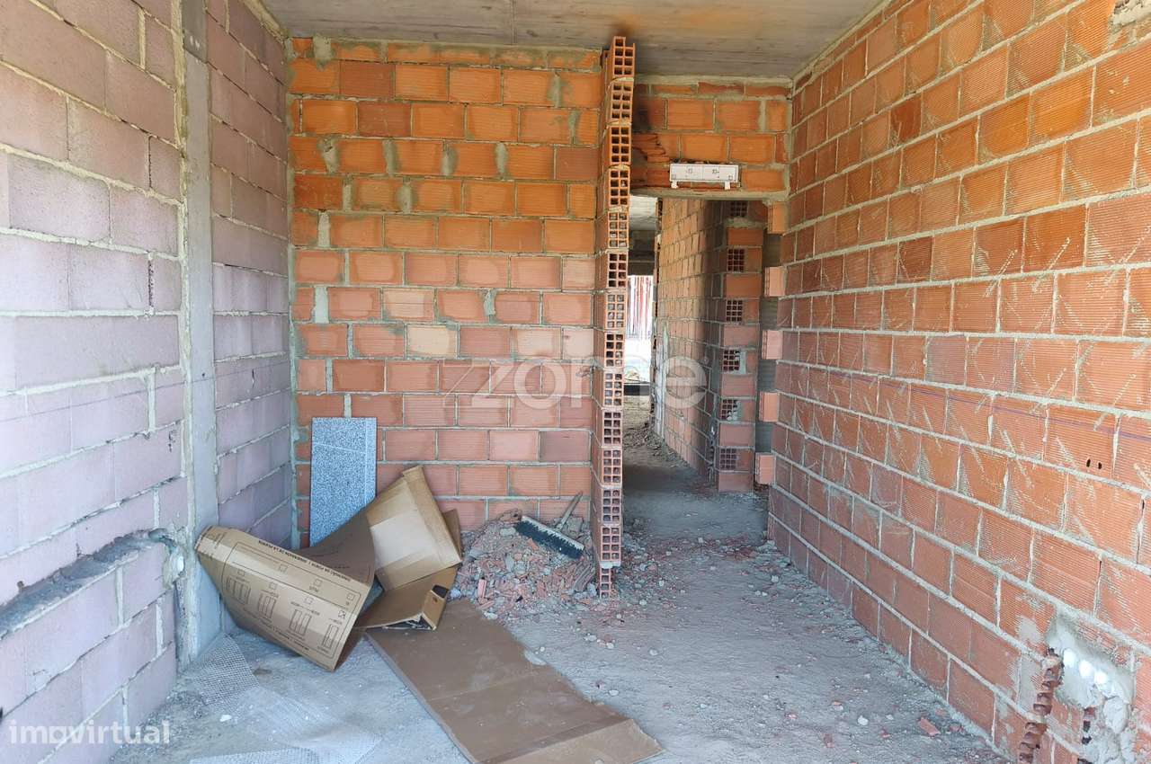 Moradia T4 2 Suites Urbanização Pinhal das Formas-8