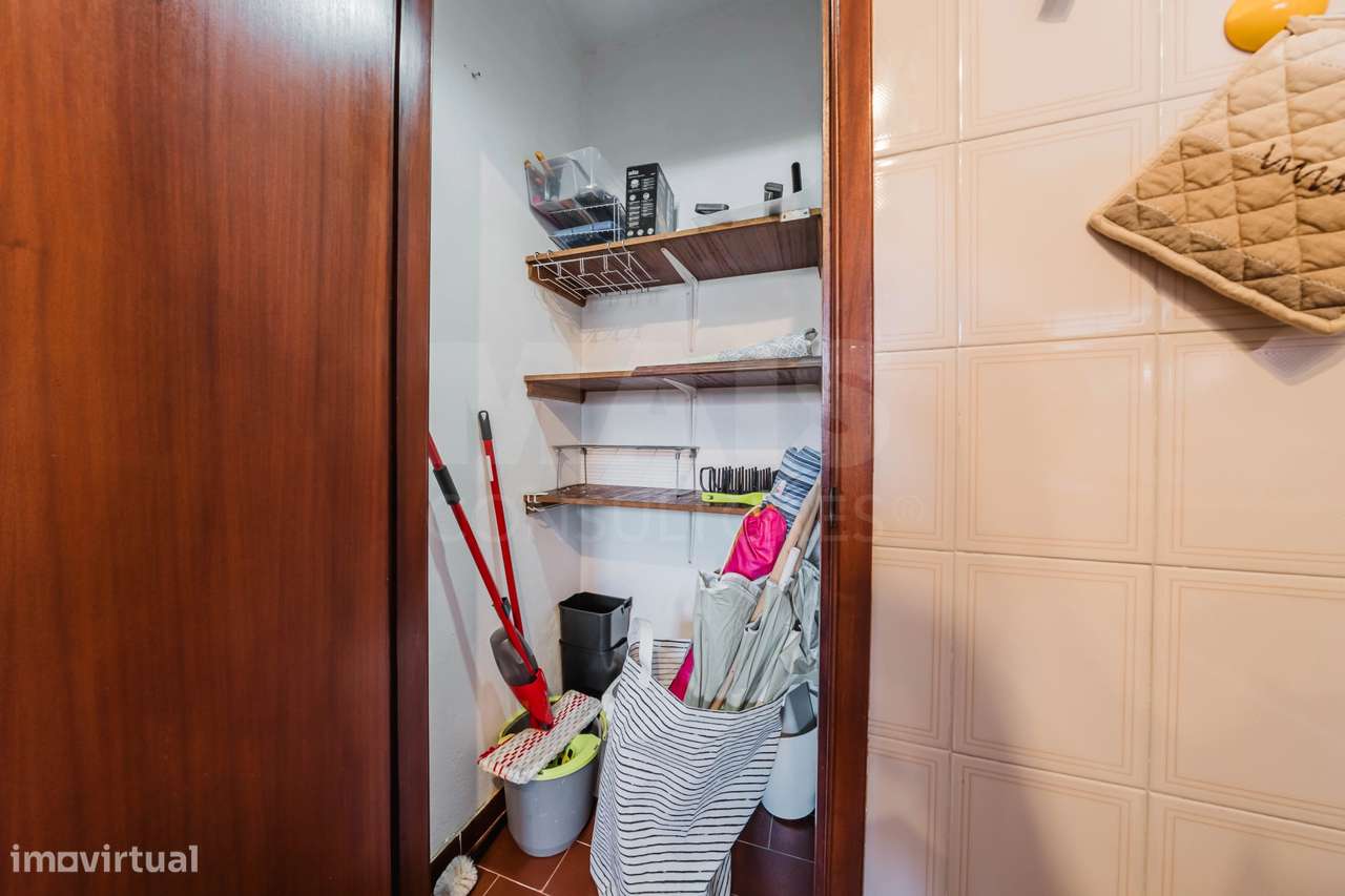 Apartamento T2 com Sótão e Varanda junto à Praia do Baleal-5