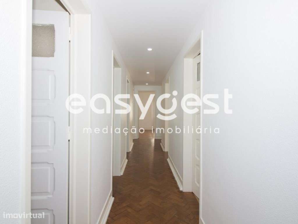 Moradia Bi-Familiar com 408 m2 15 divisões no centro de Alenquer - Grande imagem: 5/33