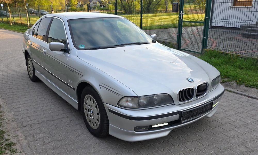 BMW 5 Series E39 2001