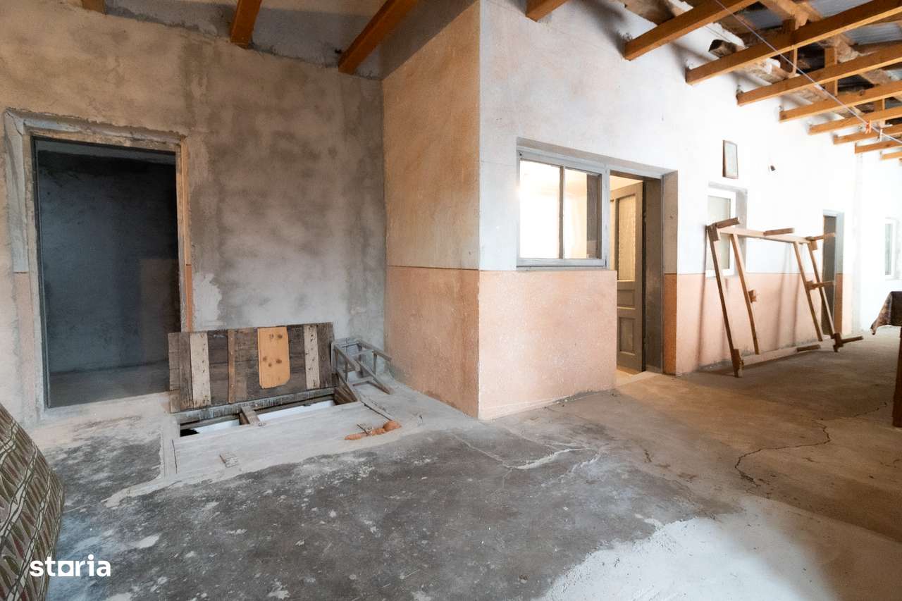 Ocazie-Casa de renovat. 8 camere langa Oltenita-Lac in spatele curtii.-10