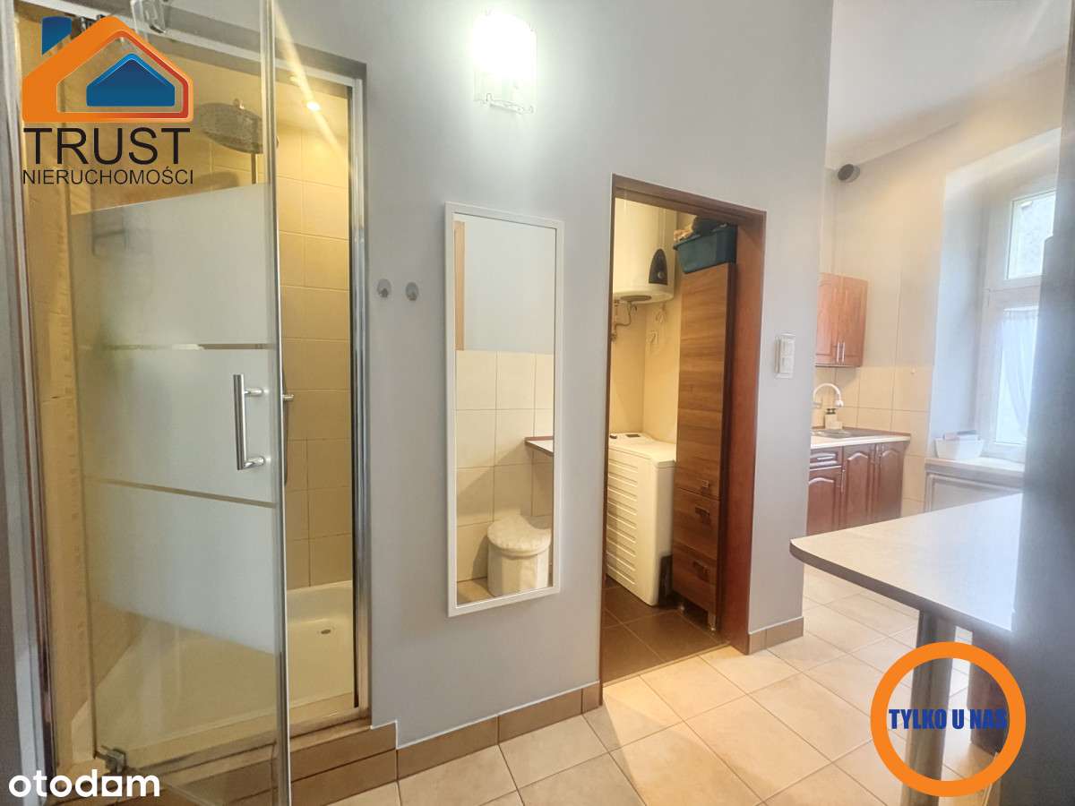 Przestronna, kawalerka w ścisłym centrum!-5