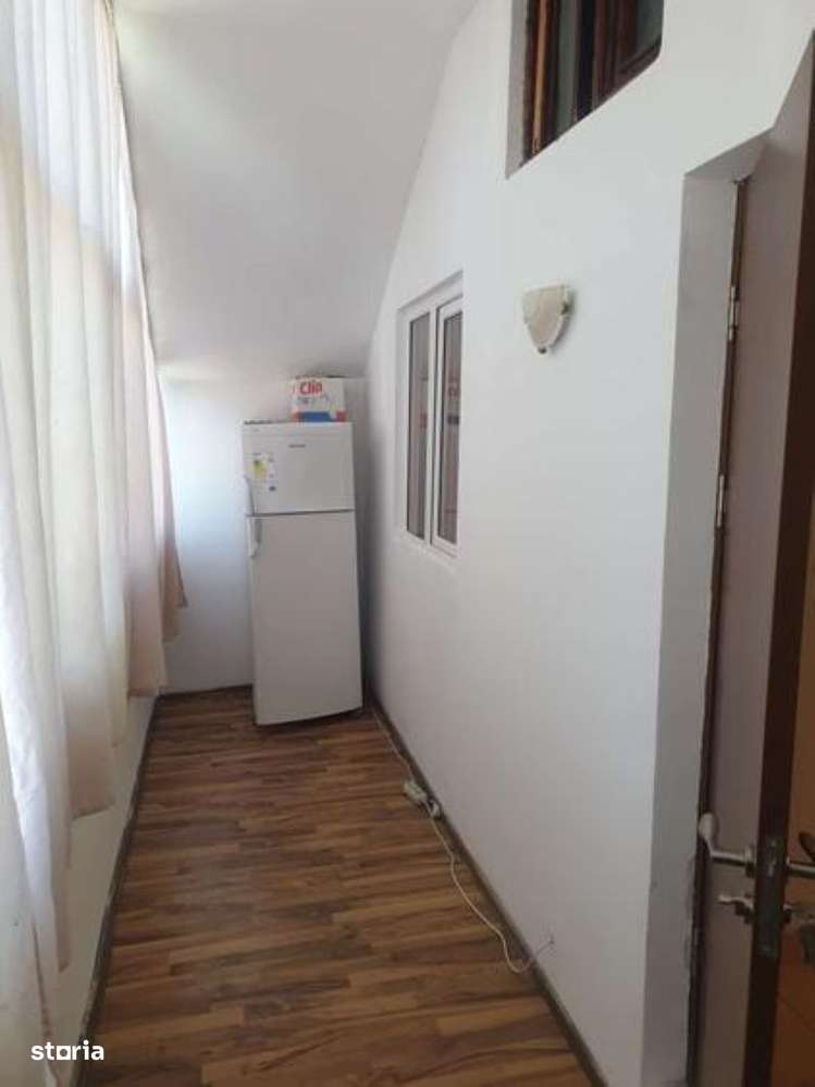 Vila P+1+M de vanzare in localitatea Lazu-11