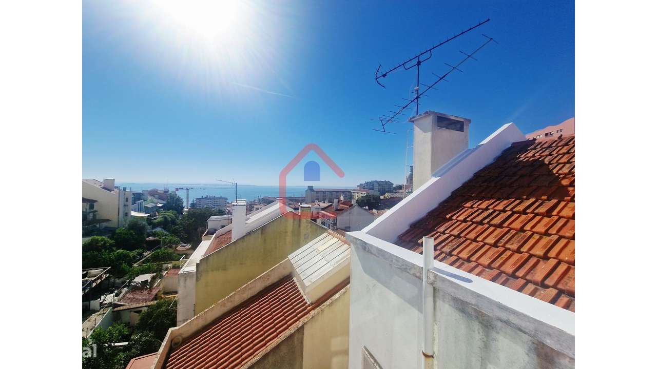 Apartamento T2 na Graça em Lisboa-21