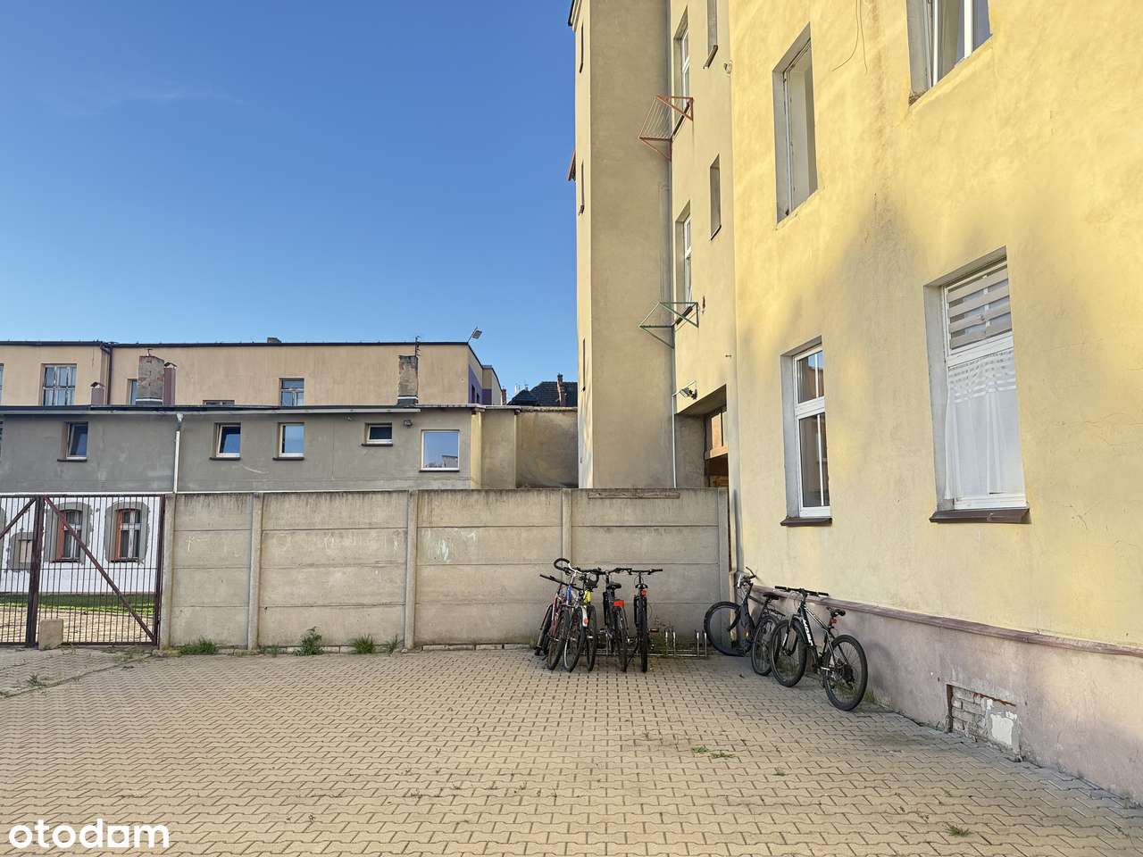 Kamienica- 15 wynajmowanych mieszkań-5