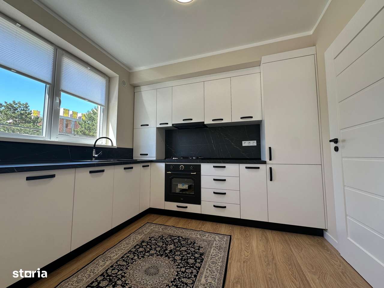 Apartament decomandat cu 2 camere, 53mp, terasa, jaluzele electrice-1