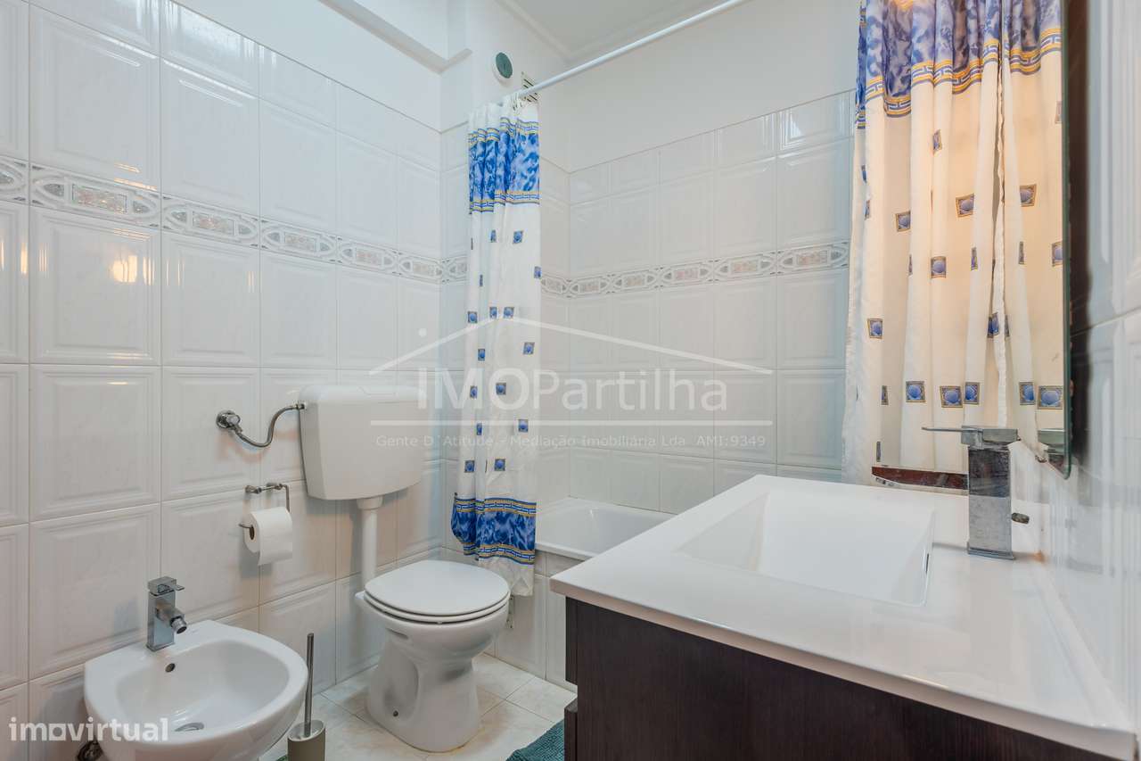 Apartamento T2 junto ao Parque de Santa Marta - Corroios-13