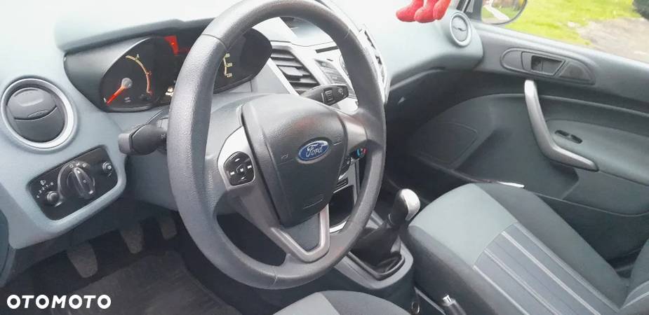 Ford Fiesta 1.4 TDCi Ambiente - 5