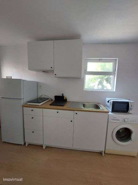 Estúdio totalmente remodelado no Centro da Charneca da Caparica - Grande imagem: 4/7