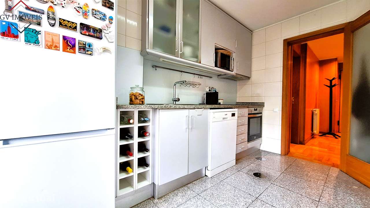 Excelente T1+1  Rua John Whitehead-13