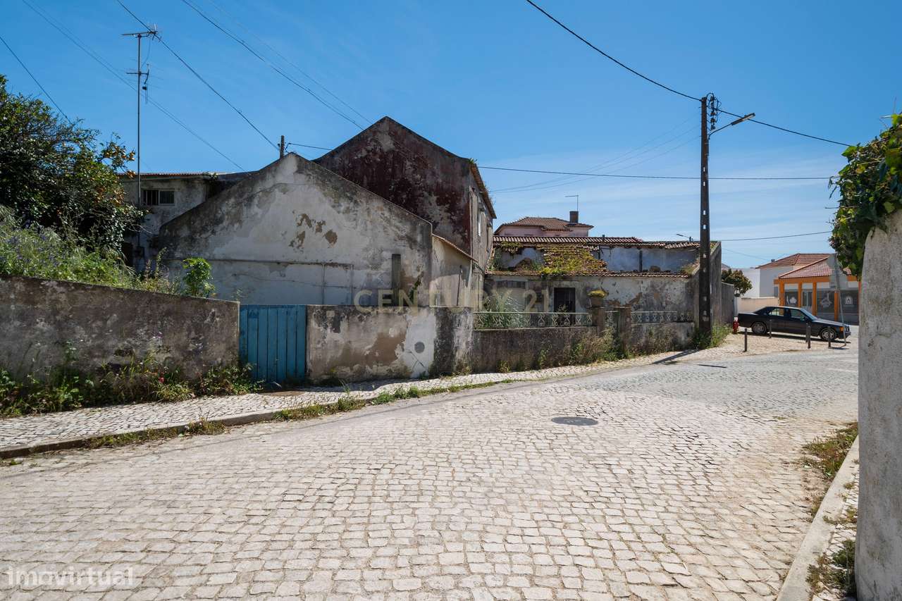 Propriedade com 4754m2 para reabilitação - Grande imagem: 4/15