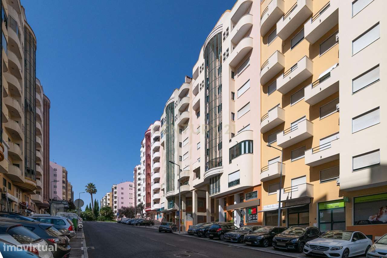 Apartamento T2 – Jardim da Radial, com 2 elevadores e arrecadação-20