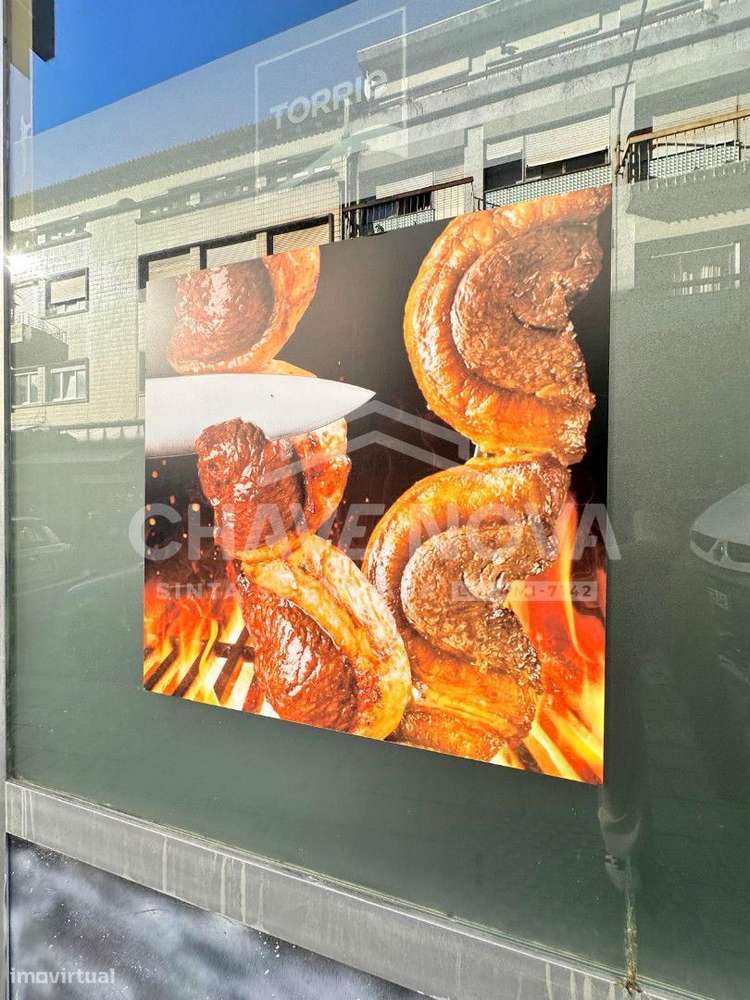 Trespasse de Restaurante/Churrasqueira na rua Bonjardim - Porto - Grande imagem: 2/17