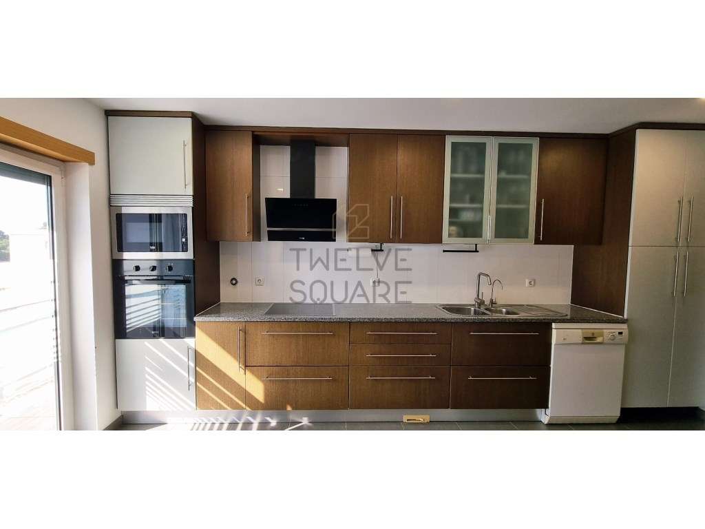 Apartamento T3 em Leiria, em muito bom estado de conservação.-4