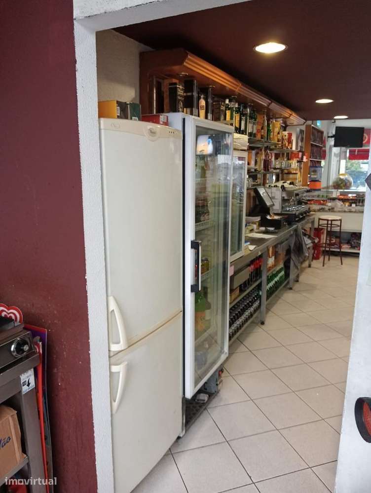 GRANDE OPORTUNIDADE ! TRESPASE DE CAFE EM GAIA-22