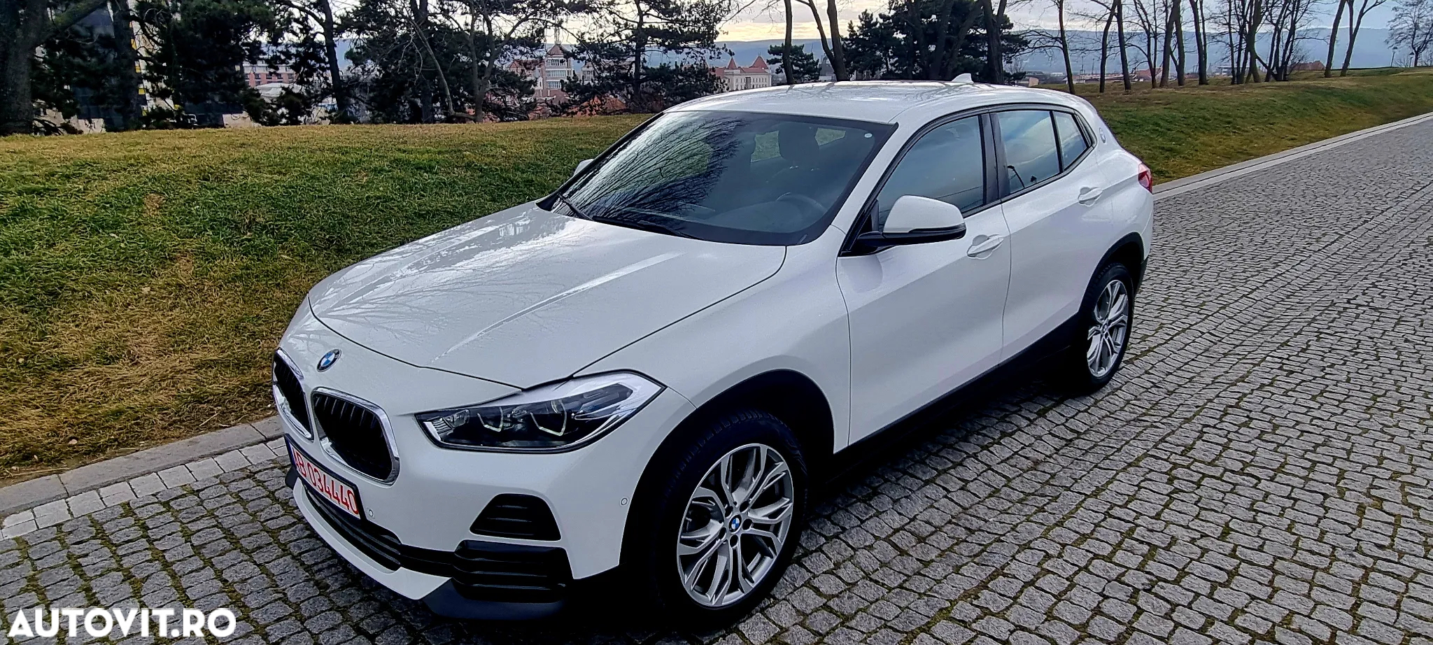 BMW X2 sDrive18d Advantage Plus - 18