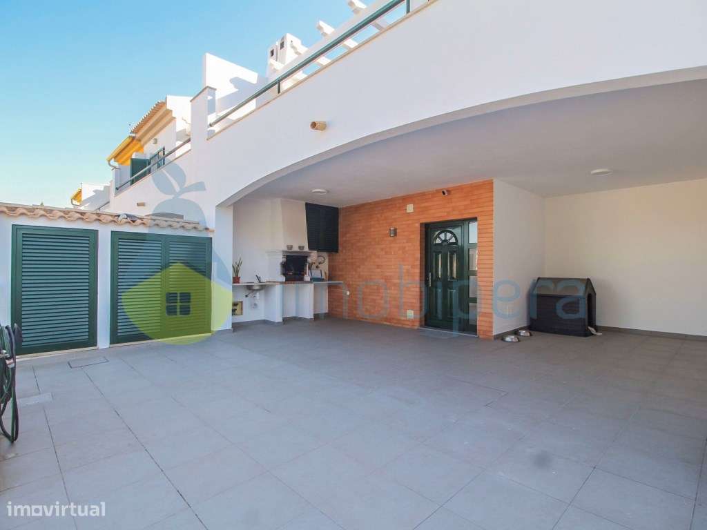 Moradia em banda T3 para venda na zona dos Brejos, Albufeira. - Grande imagem: 3/34