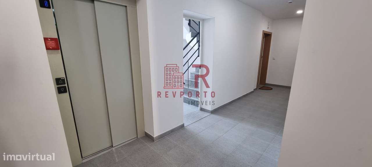 Apartamento T2, Novo, com suite e garagem dupla-22