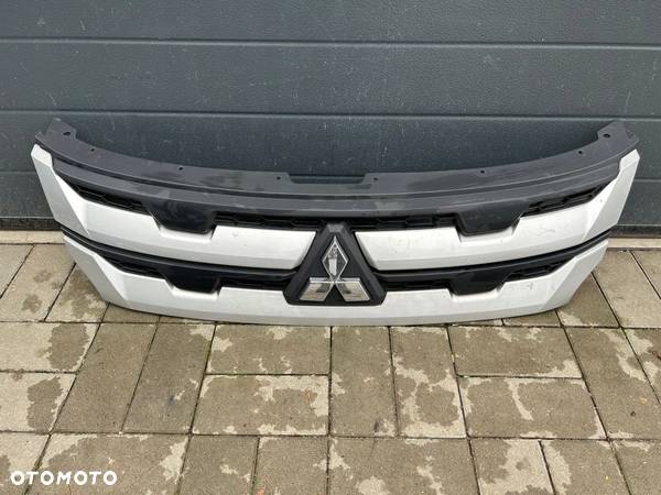 Mitsubishi Eclipse Cross Grill atrapa 2017- - 1