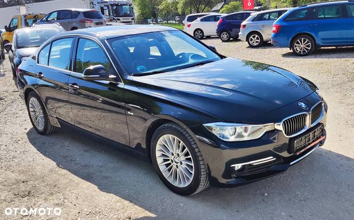 BMW Seria 3 320d Luxury Line - 23