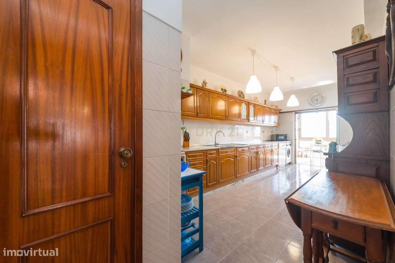 Excelente T4 c/Box | São Domingos de Rana-10