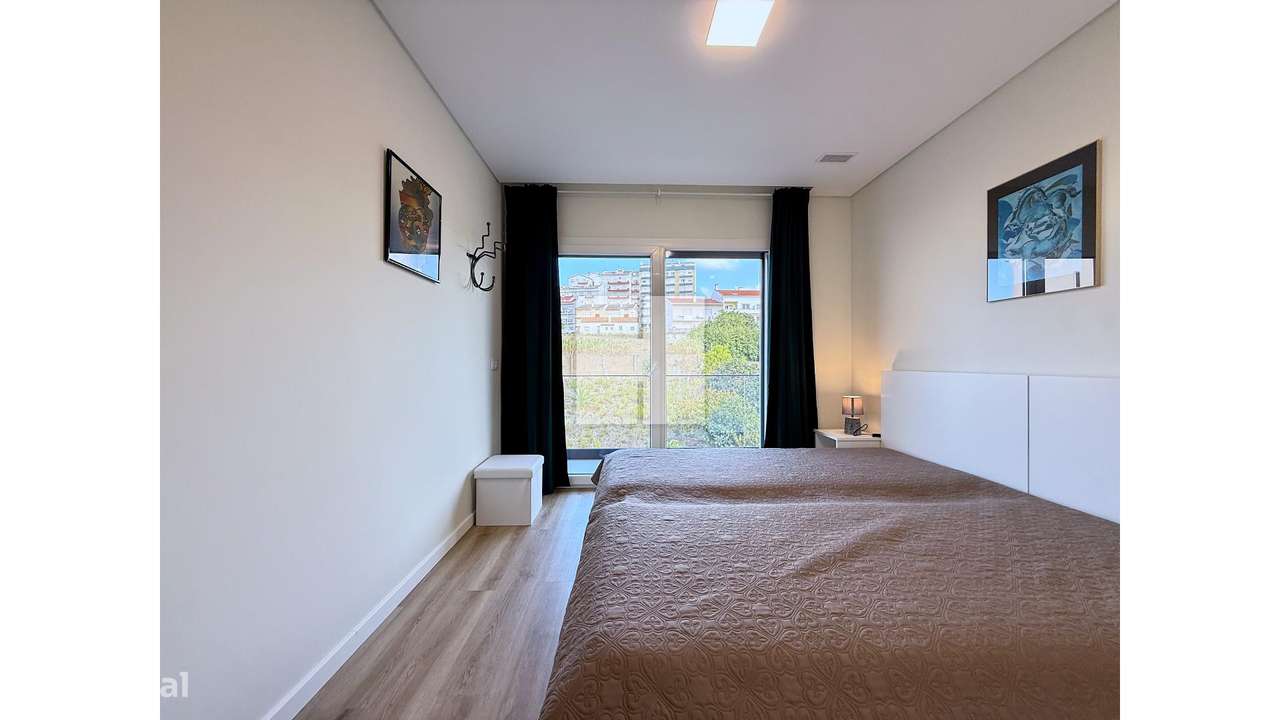 Espaçoso T4+1 Duplex c/ Vista Mar-30