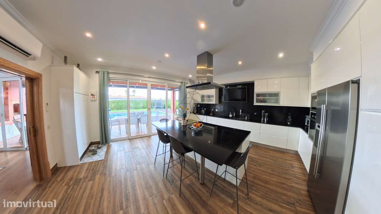 Moradia T4 de Luxo Térrea com Piscina Privada - Monte Canelas - Portim - Grande imagem: 3/53